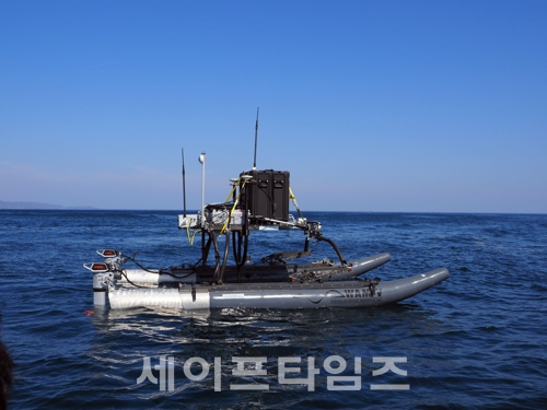 ▲ 연안 해저지형 관측하는 무인선 ⓒ 한국해양과학기술원