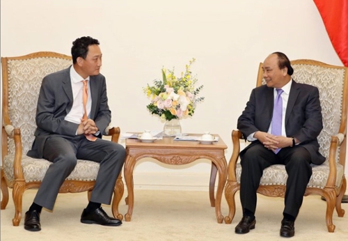 ▲ 김도현 신임 주베트남 대사(왼쪽)와 환담하는 베트남 총리 ⓒ VNA 캡처