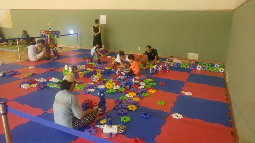 ▲ 송림체육관 무더위쉼터 놀이방에서 어린이들이 놀고 있다. ⓒ 인천시