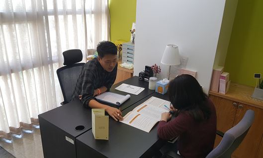 ▲ 감정노동 종사자가 권리보호센터에서  상담을 받고 있다. ⓒ 서울시