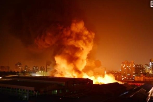 ▲ 중국 허베이서 화학공장 부근 폭발사고가 발생했다. ⓒ 왕이망 화면캡처