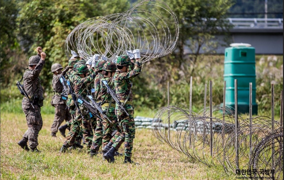 ▲ 예비군이 72보병사단에서 쌍용훈련을 하고 있다. ⓒ 국방부