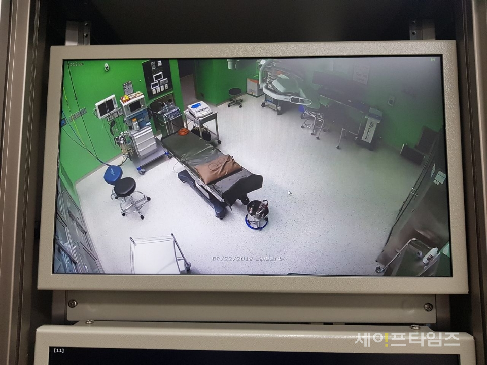 ▲ 경기도 안성병원 한 수술실이 CCTV로 녹화되고 있다. ⓒ 경기도
