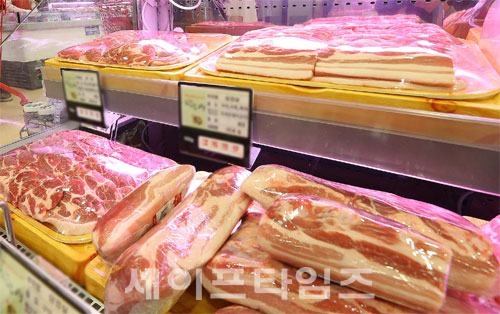 ▲ 원산지 표시를 거짓으로 한 채 판매되는 돼지고기 ⓒ국립농산물품질관리원
