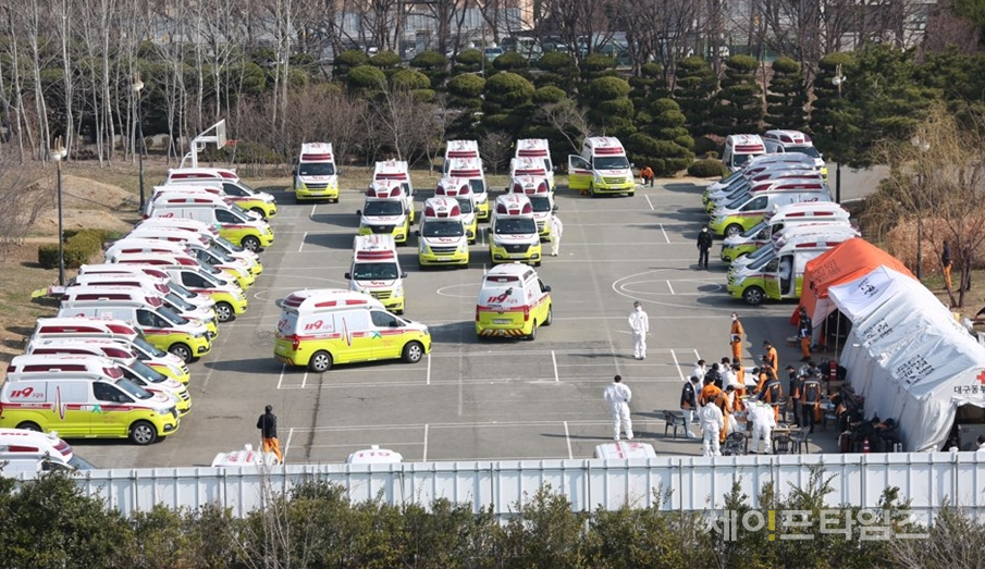 ▲ 대전 두류정수장 자원집결지에 119 구급차가 집결하고 있다. ⓒ 소방청