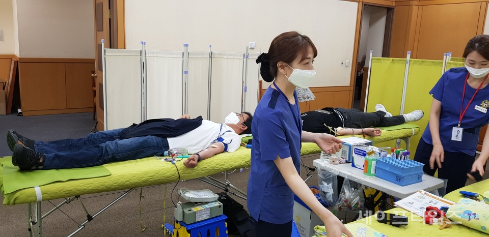 ▲ 대전시 공무원들이 헌혈을 하고 있다. ⓒ 대전시
