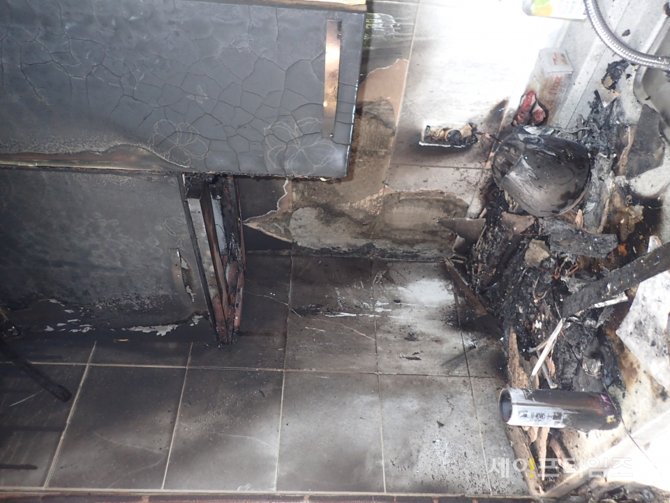 ▲ 지난 30일 부산 기장군 단독주택에서 화재가 발행했다. ⓒ 부산소방본부