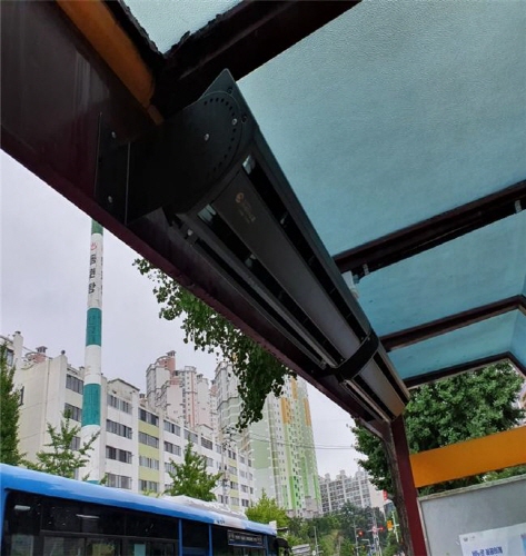 ▲ 부산시 북구가 버스정류소에 설치한 에어 송풍기. ⓒ 부산 북구