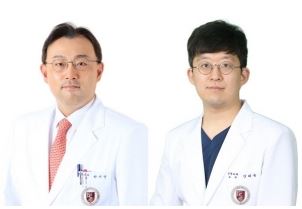 ▲ 고려대 안암병원 정형외과 박시영(왼쪽)과 강태욱 교수 ⓒ 고려대 안암병원