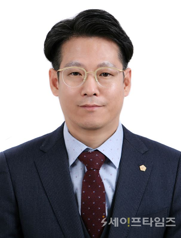 ▲ 김재정 전문위원·공인노무사