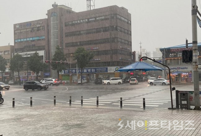 ▲ 서울 방학동에 비가 쏟아지고있다. ⓒ 이찬우 기자