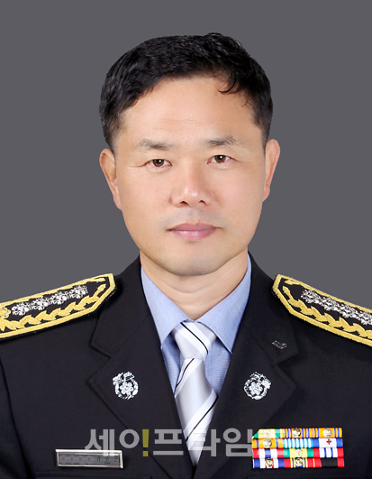 ▲ 김흥곤 마포소방서장