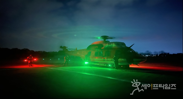 ▲ 산림청이 야간 산불진화에 특화된 수리온 헬기를 투입하고 있다. ⓒ 산림청