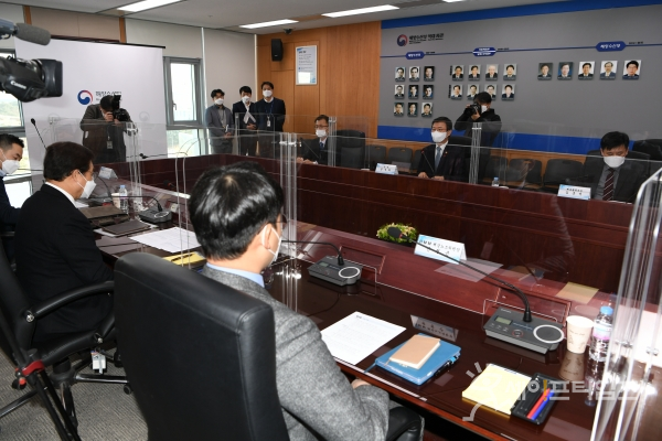 ▲ 문성혁 해수부 장관과 HMM 노사 관계자들이 14일 면담을 가졌다. ⓒ 해양수산부