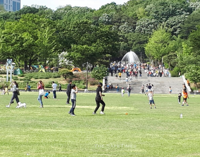 ▲ 어린이날을 맞아 서울 보라매 공원에서 어린이들이 즐거운 한때를 보내고 있다. ⓒ 세이프타임즈 DB