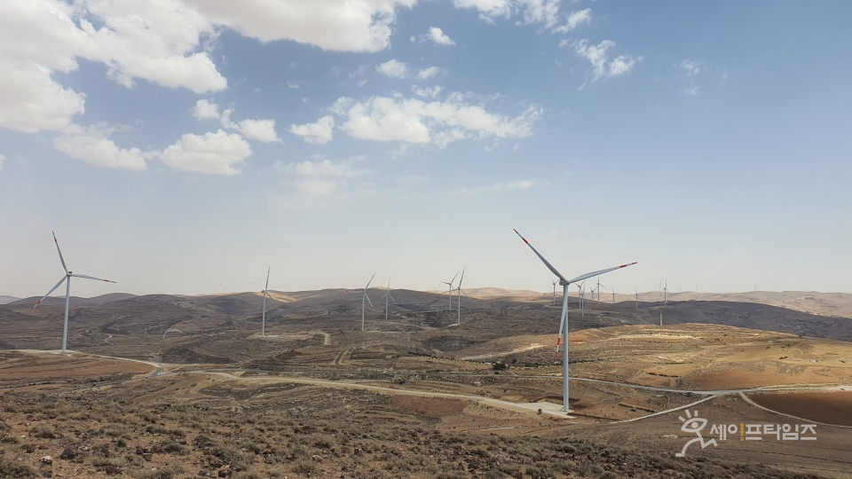 ▲ 상업운전에 돌입한 요르단 타필라(Tafila) 풍력 발전소 ⓒ DL에너지