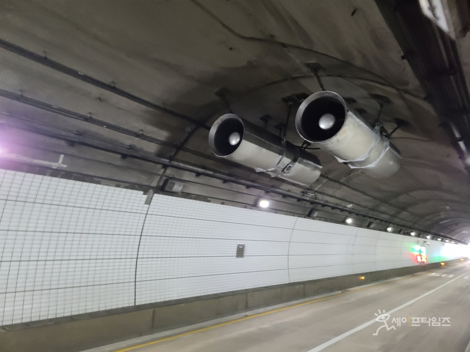 ▲ 국토교통부가 관리하고 있는 전국 국도 터널에 설치된 제트팬의 성능검사가 이뤄지지 않고 있는 것으로 밝혀졌다. ⓒ 이찬우 기자