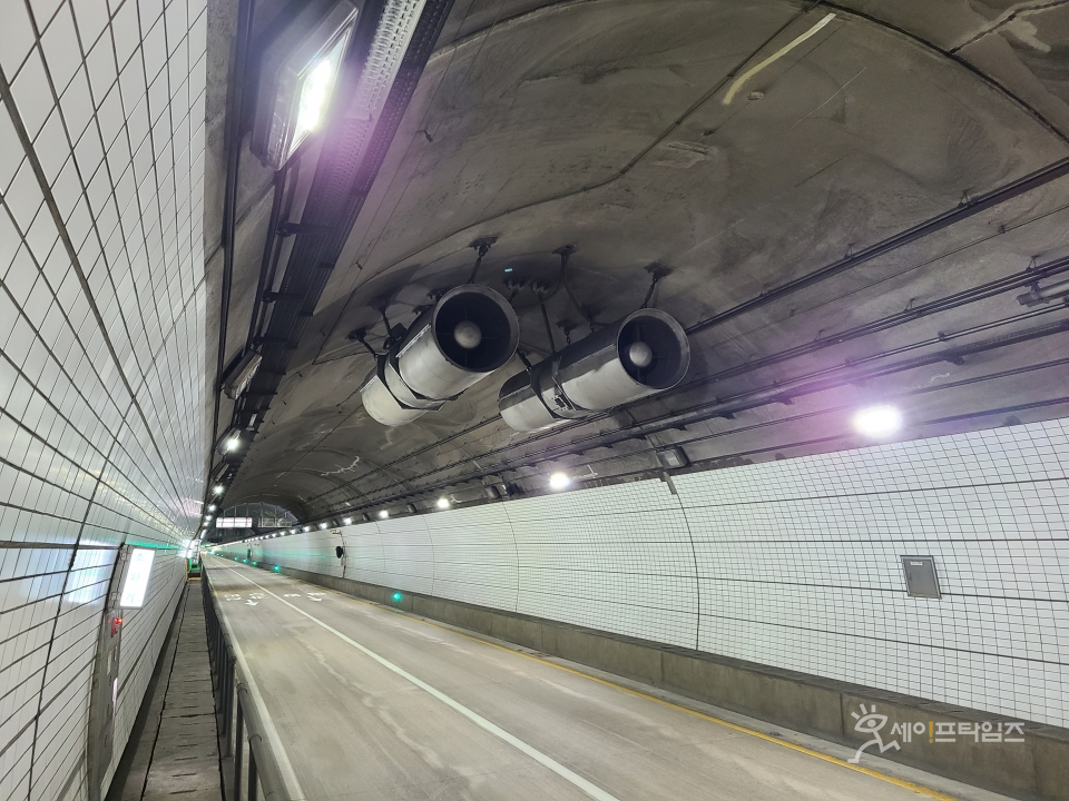 ▲ 국토교통부가 관리하고 있는 전국 국도 터널에 설치된 제트팬의 성능검사가 이뤄지지 않고 있는 것으로 밝혀졌다. ⓒ 이찬우 기자