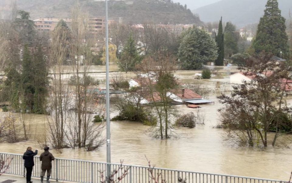 ▲ 스페인 빌라바 마을 주택들이 홍수로 인해 잠겼다. ⓒ 로이터통신 캡쳐