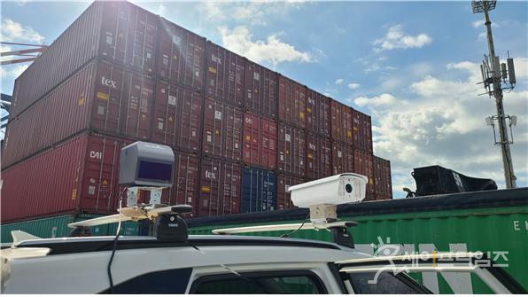 ▲ 컨테이너 적재상태 촬영 장비(라이다센서 및 CCTV) ⓒ 부산항만공사