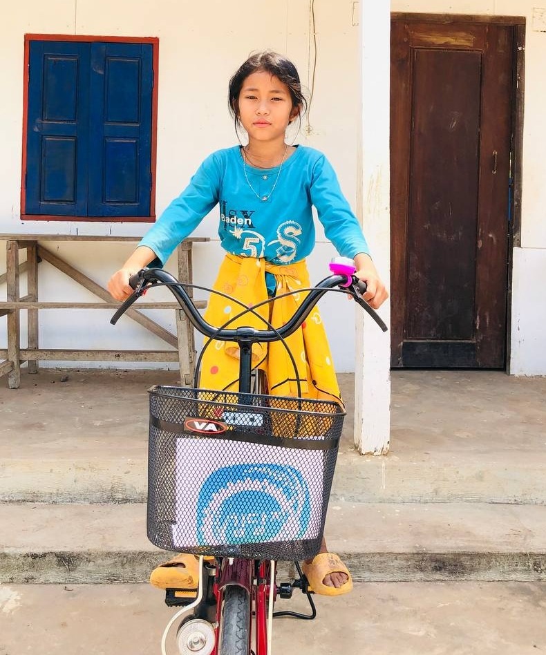 ▲ 김달자의 자전거를 최초로 기부받은 캄보디아의 Sar Sreypich. ⓒ 정미영