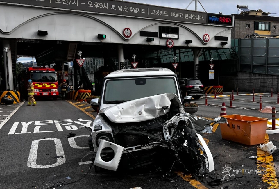 ▲ 서울 남산 1호터널에 충돌사고가 발생했다. ⓒ 용산소방서