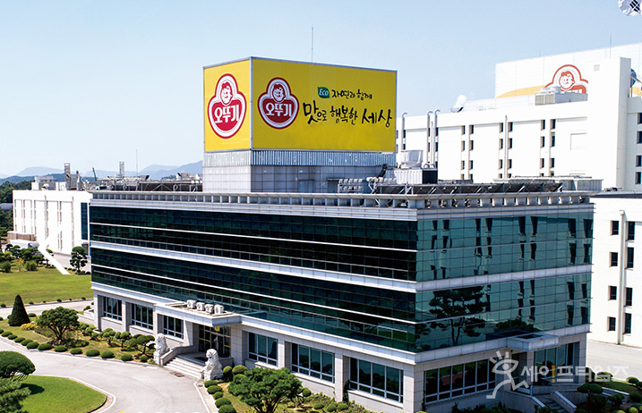 ▲ 오뚜기 일부 직원들이 마케팅용 상품을 빼돌려 수년간 10억원 어치를 횡령한 것으로 확인됐다. ⓒ 오뚜기