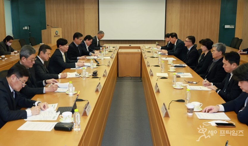 ▲ 금융 추진단 첫 회의가 열리고 있다. ⓒ 금융위원회