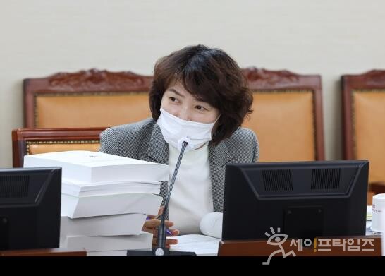 ▲ 심미경 서울시의원이 교육청의 노조 지원에 대해 지적하고 있다. ⓒ 서울시의회