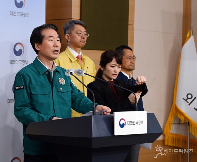 ▲ 김성호 행정안전부 재난안전관리본부장(왼쪽 첫번째)이 대한민국 안전대전환, 집중안전점검 계획을 브리핑하고 있다. ⓒ 행정안전부