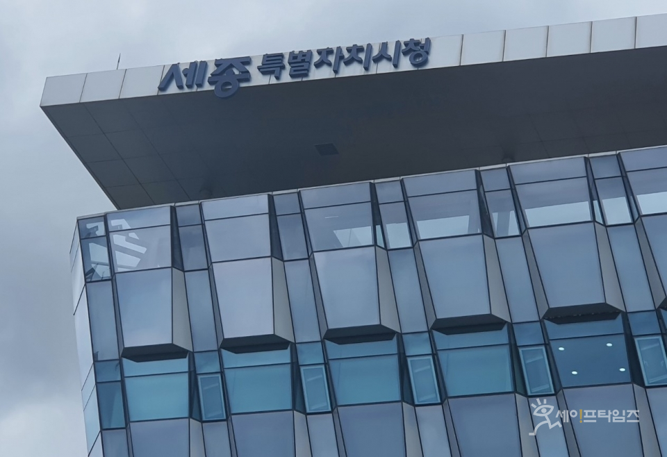 ▲ 고기동 세종시 행정부시장이 2023 안전대전환 집중안전점검이 진행되고 있는 공동구 현장을 찾아 안전관리실태를 점검했다. ⓒ 세이프타임즈 DB