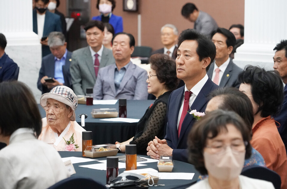 ▲ 오세훈 서울시장이 효자 효부 효손 표창수여식에 참석하고 있다. ⓒ 서울시