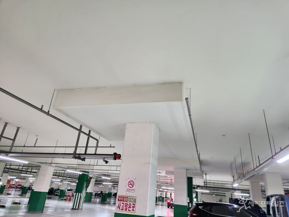 ▲ 무량판 구조가 적용된 서울 송파구 위례23단지 지하주차장  ⓒ 서울주택도시공사