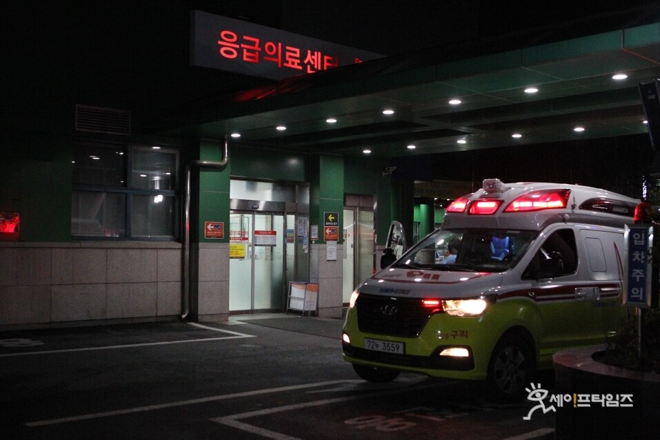 ▲ 스카우트 잼버리 대원들의 짐을 옮기는 데 구급차가 사용된 것과 관련해 경찰이 수사에 착수한다. ⓒ 세이프타임즈