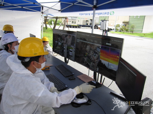 ▲ 한국수력원자력이 31일 시행한 재난대응 안전한국훈련에 원자력 로봇이 투입됐다. ⓒ 한국원자력연구원
