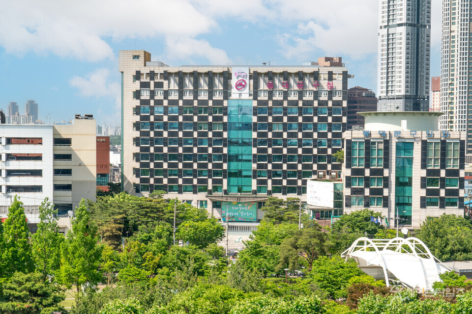 ▲ 서울 동대문구는 모든 산모에게 출생아 1인당 100만원 상당의 산후조리경비 바우처를 지원한다. ⓒ 동대문구