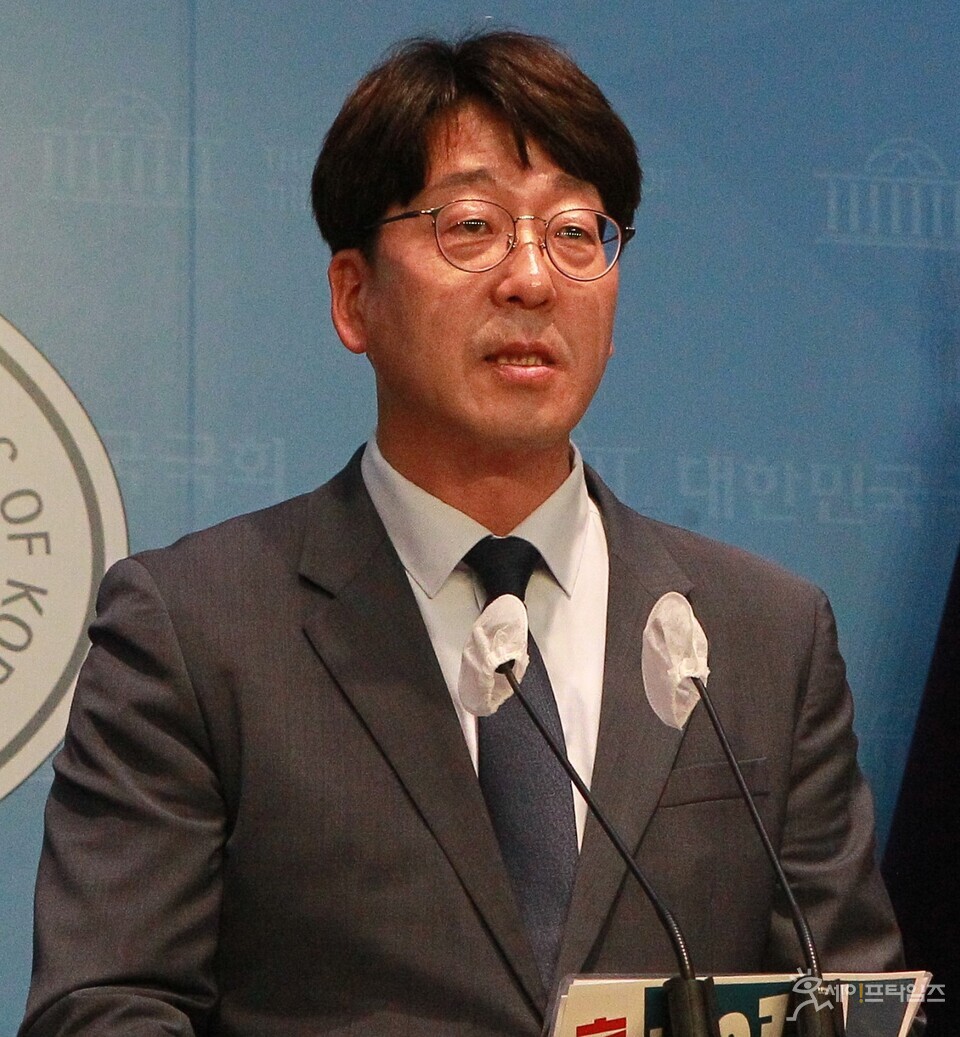 ▲ 강성희 진보당 의원이 20일 국회 소통관에서 오송 지하차도 참사 국정감사·조사를 촉구하는 기자회견에서 발언하고 있다. ⓒ 김주헌 기자