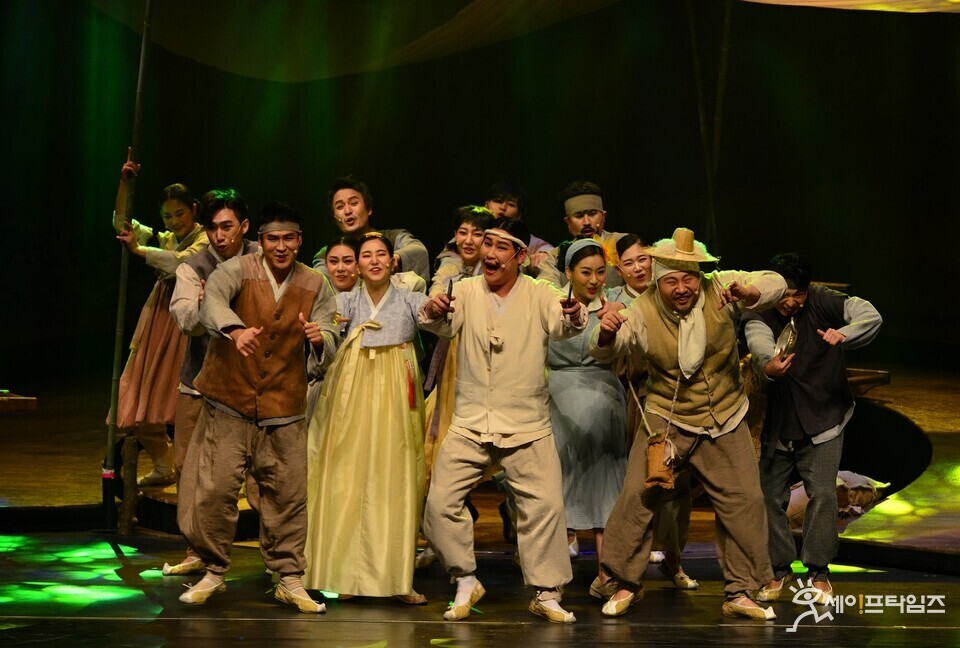  ▲ 연극 배우들이 메밀꽃 필 무렵 연기를 하고 있다. ⓒ 대전시