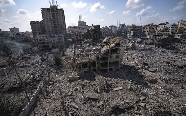 ▲ 지난 10일 이스라엘의 폭격으로 가자지구가 폐허로 변했다. ⓒ AP 통신