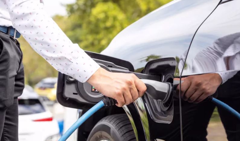 ▲ 전기차 배터리를 폐기하지 않고 재활용할 수 있도록 하는 안전검사 체계가 마련됐다. ⓒ 어도비닷컴