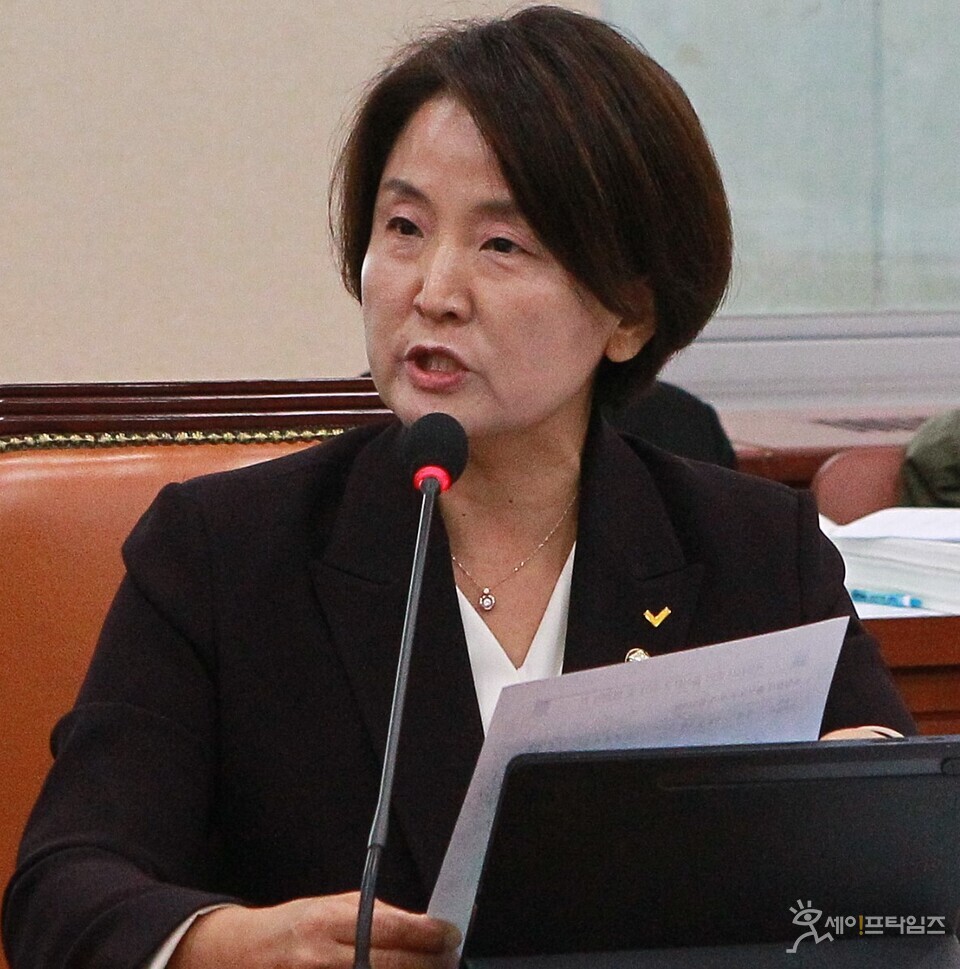 ▲ 이은주 정의당 의원이 19일 국회 본관에서 열린 국정감사에서 발언하고 있다. ⓒ 김주헌 기자