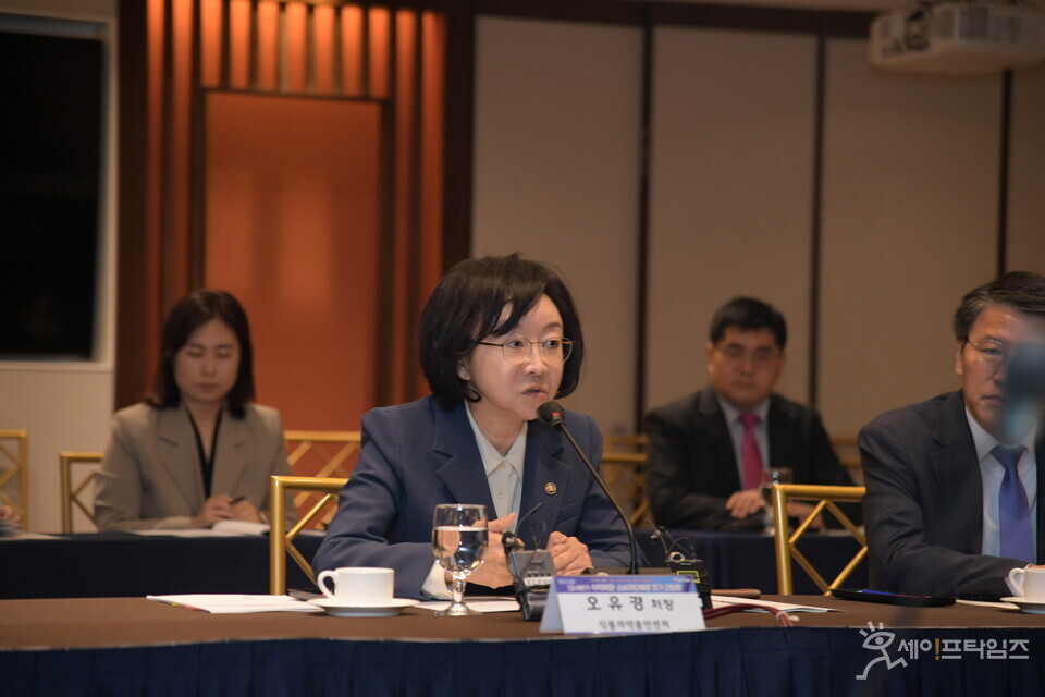 ▲ 오유경 식품의약품안전처장이 식의약안전정책 관련 간담회를 하고있다. ⓒ 식약처