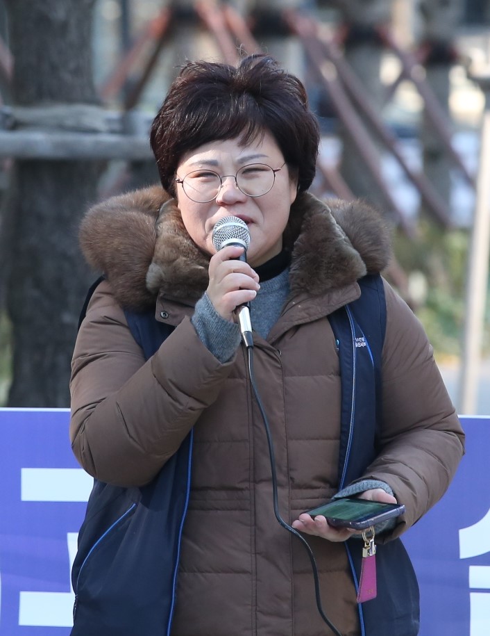 ▲ 김순옥 코웨이코디코닥 지부장이 24일 서울 세라젬 본사 앞에서 열린 노동자 투쟁 결의대회에서 발언하고 있다. ⓒ 김주헌 기자