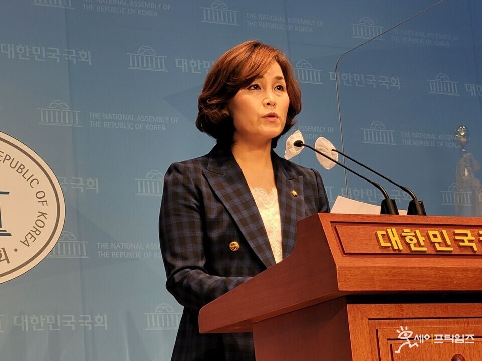 ▲ 임오경 더불어민주당 원내대변인이 16일 국회소통관에서 브리핑을 하고 있다. ⓒ 의원실