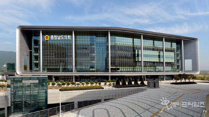 ▲ 충남도의회가 전국 시·도 가운데 최초로 학생인권조례를 폐지했다. ⓒ 충남도의회