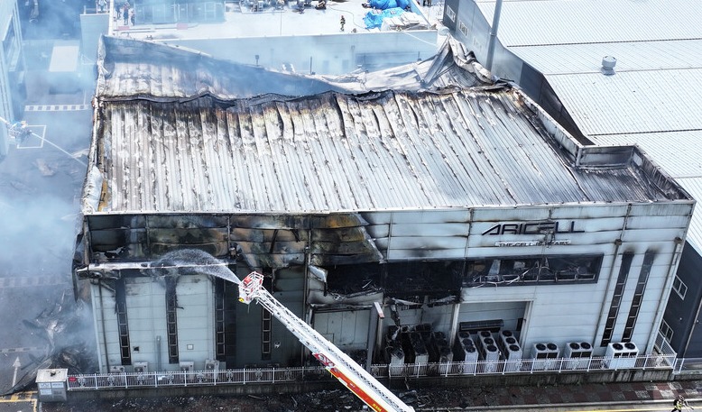 ▲ 23명의 사망자를 낸 경기 화성 일차전지 제조업체 아리셀 공장이 위험성평가 우수사업장으로 인정받아 감면 혜택을 받아온 사실이 30일 드러났다. ⓒ 연합뉴스 