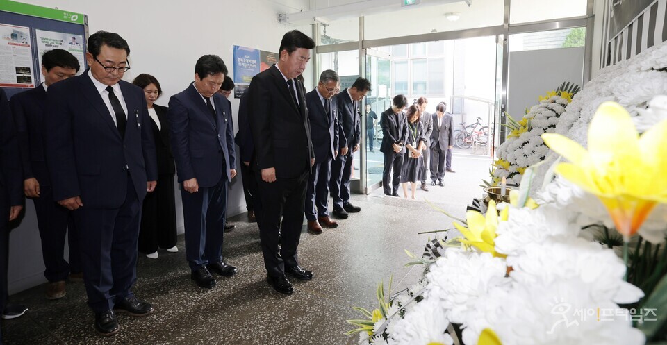  ▲ 이범석 청주시장이 임시청사에서 오송지하차도 참사 1주기 추모를 가졌다. ⓒ 청주시