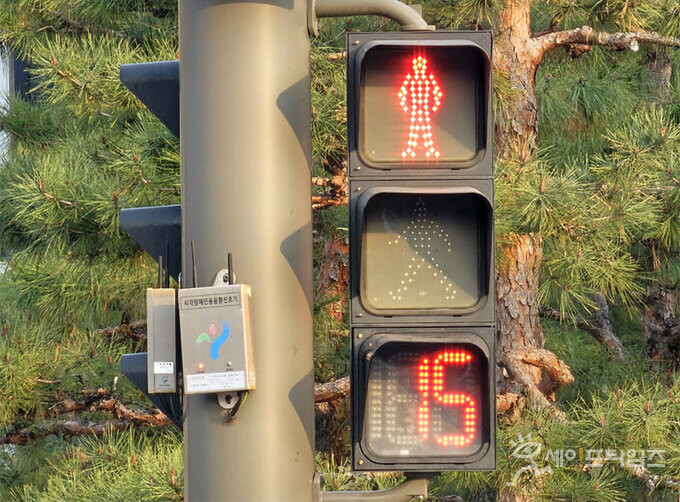 서울시 '적색등 잔여 시간' 알려주는 신호등 확대 설치 - 세이프타임즈