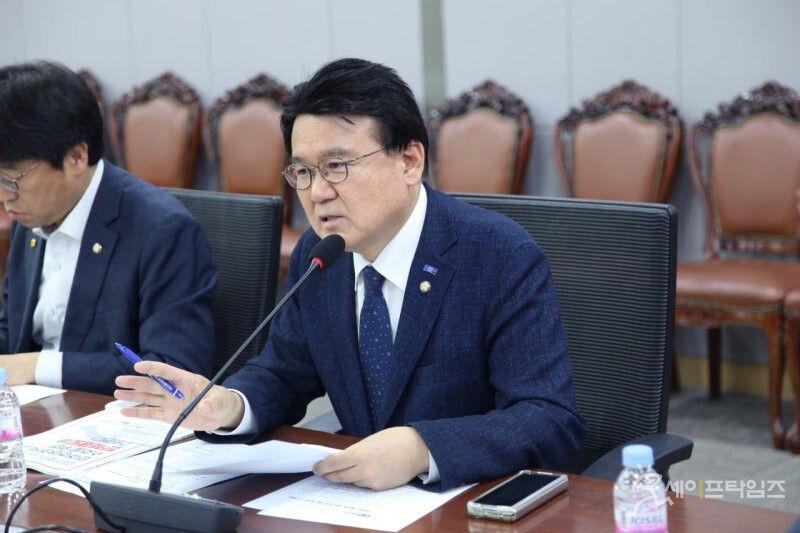 ▲ 조국혁신당 황운하 의원이 탄핵제도 활성화를 위한 토론회에서 발언하고 있다. ⓒ 의원실