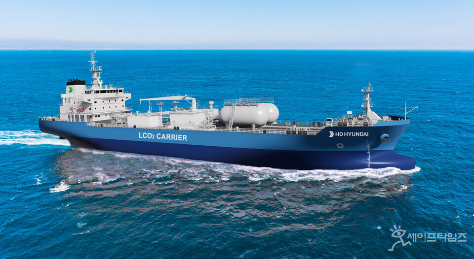 ▲ HD현대미포의 액화이산화탄소운반선으로 영하 55도와 대기압의 5배에 달하는 저온·고압 환경을 안정적으로 유지할 수 있는 바이로브형 이산화탄소 저장탱크 3기가 탑재돼 있다. ⓒ HD현대